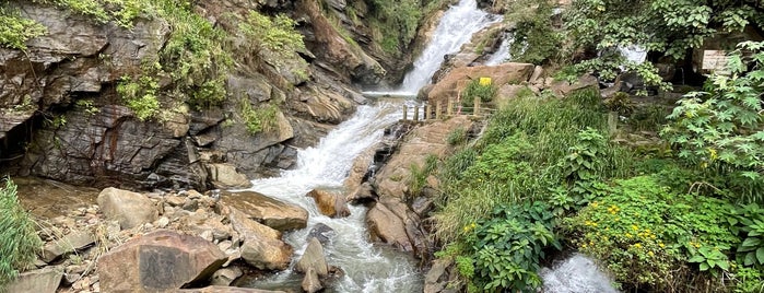 Rawana Falls is one of Lieux qui ont plu à Cristina.
