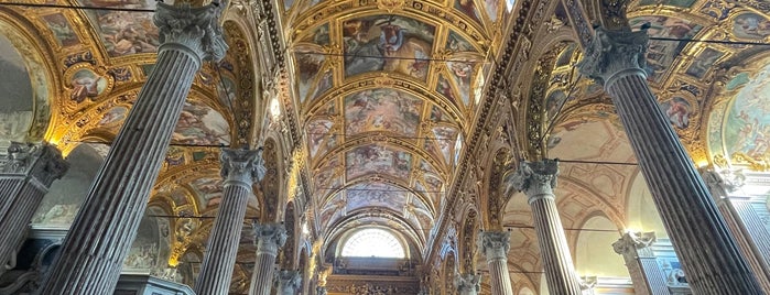 Basilica della Santissima Annunziata del Vastato is one of Posti che sono piaciuti a Yalcin.