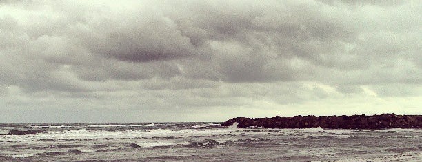 Buzovna Beach is one of Canset'in Beğendiği Mekanlar.