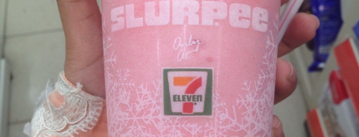 7-Eleven is one of Lieux qui ont plu à ꌅꁲꉣꂑꌚꁴꁲ꒒.