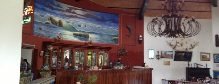 Playa Azul is one of สถานที่ที่ Daniela ถูกใจ.