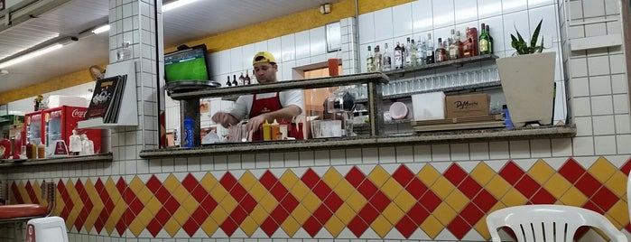 Kintal Lanches is one of Comer e Beber Americana.