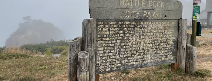 Battle Rock Point is one of Tempat yang Disukai Savannah.