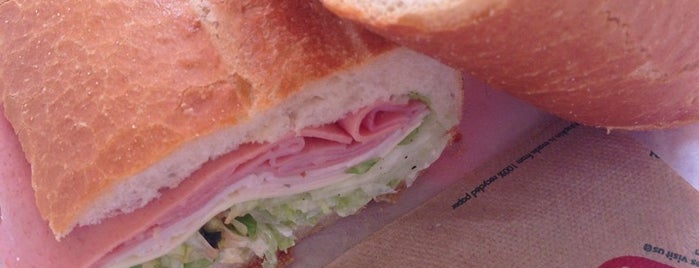 Nardelli's Grinder Shoppe is one of Bartさんのお気に入りスポット.