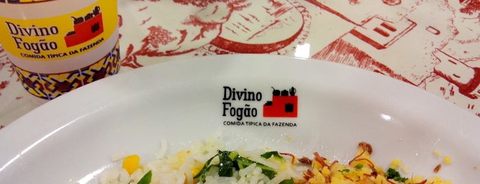 Divino Fogão is one of locais constantes.