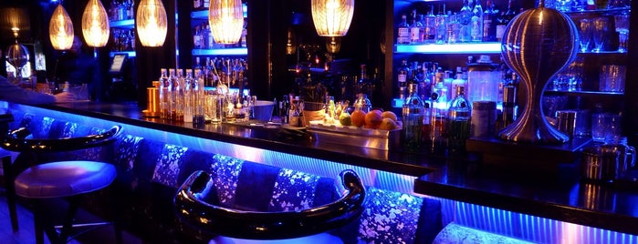 Klimt Gin Club Premium Bar is one of Copas.