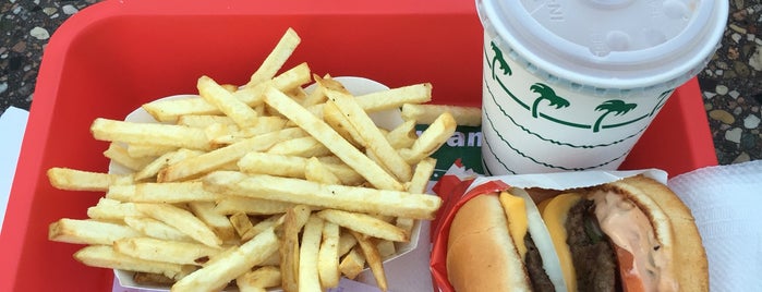 In-N-Out Burger is one of Locais curtidos por Patrick.