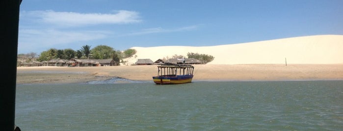 Ilha do Amor is one of lugares que visitei.