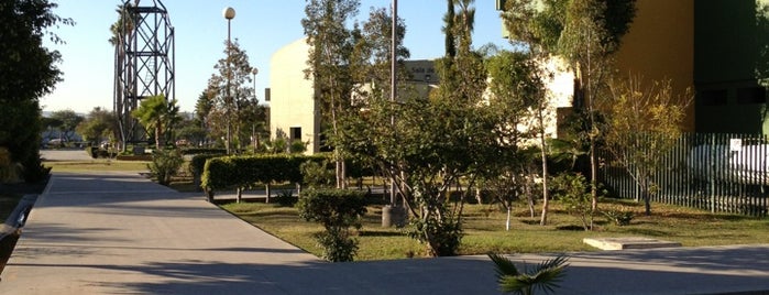 Universidad Autónoma de Baja California Campus Tijuana is one of Tempat yang Disukai carlos.