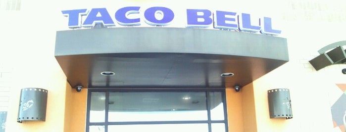 Taco Bell is one of Tempat yang Disukai Corey.
