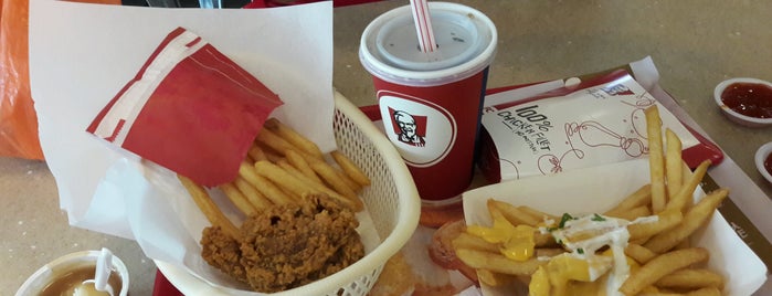 KFC is one of @Singapore/Singapura #2.