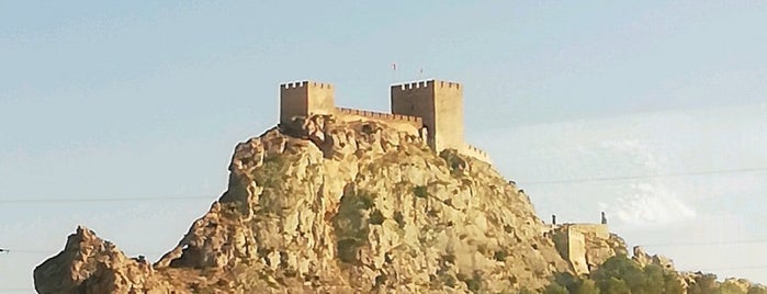 Castillo de Sax is one of Castillos.