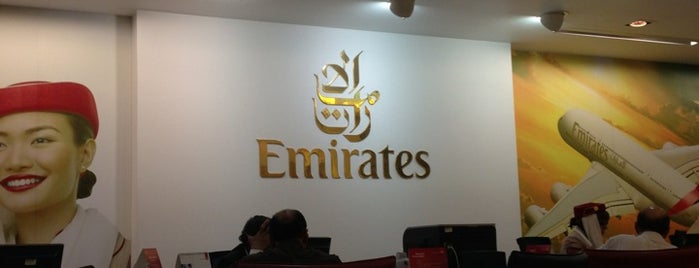 Emirates Travel Centre is one of Posti che sono piaciuti a Salwan.