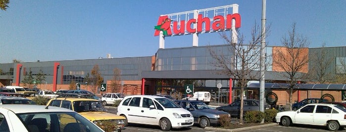 Auchan is one of Aliさんのお気に入りスポット.