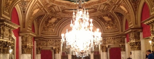 Boston Opera House is one of Lugares favoritos de 💫Coco.