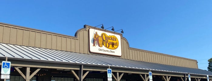 Cracker Barrel Old Country Store is one of Posti che sono piaciuti a Tall.