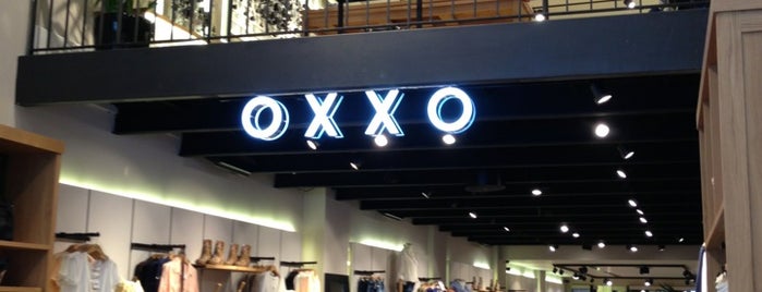 OXXO is one of Locais curtidos por Shahin.