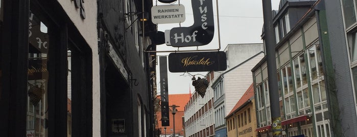 Rote Straße is one of Honey Moon.