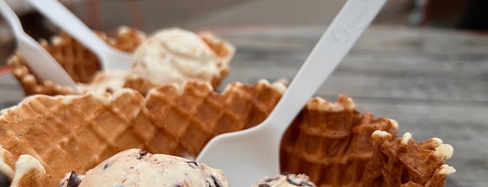 Jeni’s Splendid Ice Creams is one of Heights/Washington Ave.