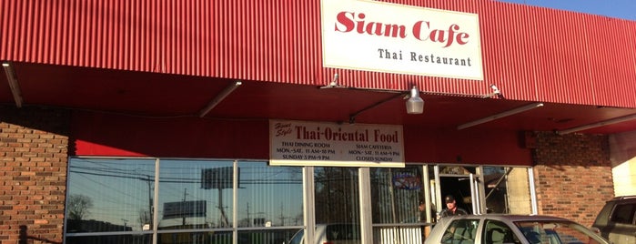 Siam Cafe is one of สถานที่ที่ Candice ถูกใจ.