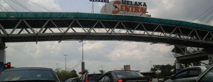 Melaka Sentral Traffic Light is one of Chain Store List.