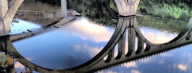 Ponte da Régua is one of สถานที่ที่ Verginia ถูกใจ.