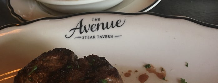 The Avenue Steak Tavern is one of สถานที่ที่ Aaron ถูกใจ.