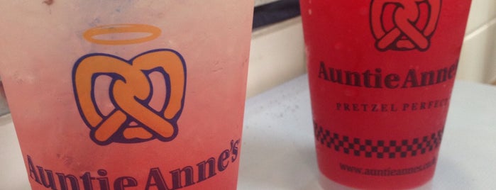 Auntie Anne's is one of Posti che sono piaciuti a Anna.