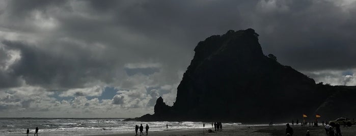 Piha Beach is one of Best places in Auckland, New Zealand.