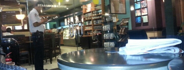 Starbucks is one of Locais curtidos por Edzel.