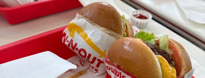 In-N-Out Burger is one of Tempat yang Disimpan Andrew.