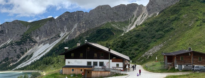 Edelweißhütte is one of Tempat yang Disukai Martina.