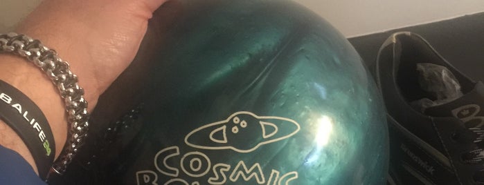 Cosmic Bowling is one of Orte, die Canbel gefallen.