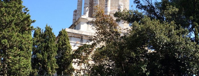 Le Trophée d'Auguste is one of Raz's Wedding Trip.