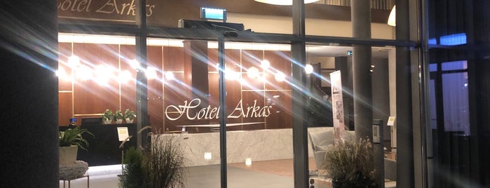 Hotel Arkas is one of Aleksandra'nın Kaydettiği Mekanlar.