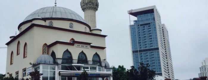 Nazmi Akbacı Camii is one of Erkanさんのお気に入りスポット.