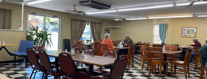 Sisters Restaurant is one of Favorite Places in Dickson TN.