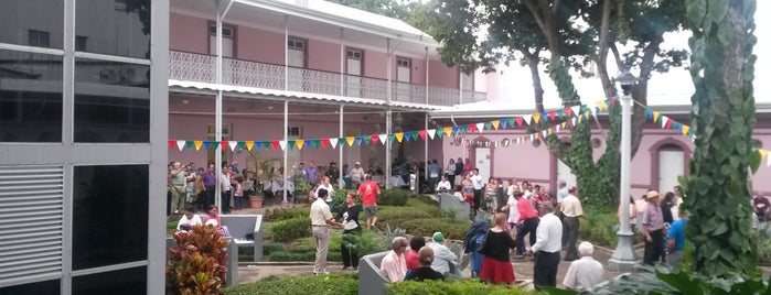 Centro Alajuelense de la Cultura is one of Paseando.