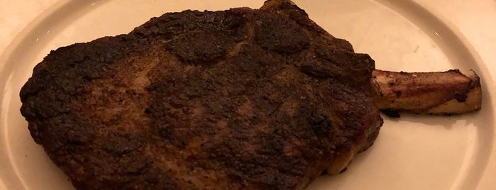 The Royce: Wood-Fired Steakhouse is one of Posti salvati di Angel.