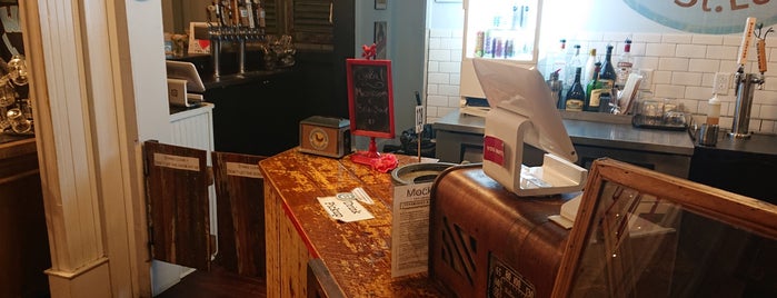 Mockingbird Café is one of สถานที่ที่ Ryan ถูกใจ.