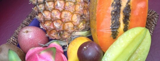 Tropical Fruit World is one of Locais curtidos por Ghada.