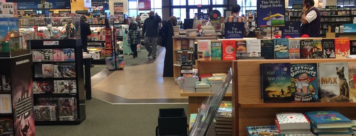 Barnes & Noble is one of Pittsburgh To Dos.