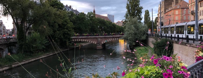 Pont National is one of Strasbourg.