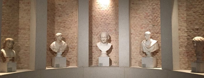 Neues Museum is one of Orte, die Vangelis gefallen.