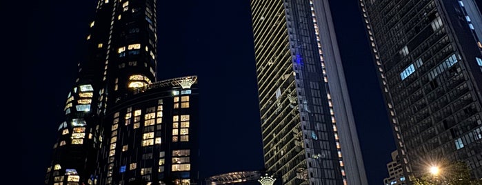 Barangaroo Reserve is one of Locais curtidos por Neil.