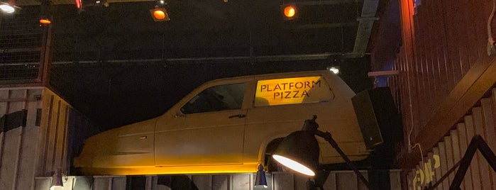 Platform Pizza Bar is one of Tempat yang Disukai Diane.