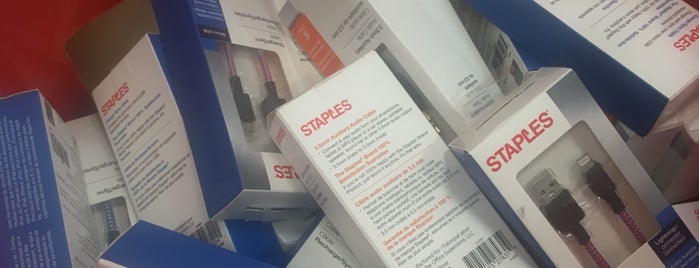 Staples is one of Susan 님이 좋아한 장소.