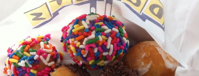 Yum Yum Donuts is one of Lugares favoritos de Conrad & Jenn.