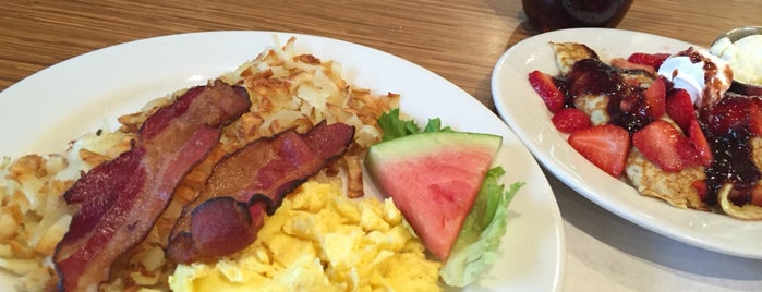 The Breakfast House is one of Conrad & Jenn'in Beğendiği Mekanlar.