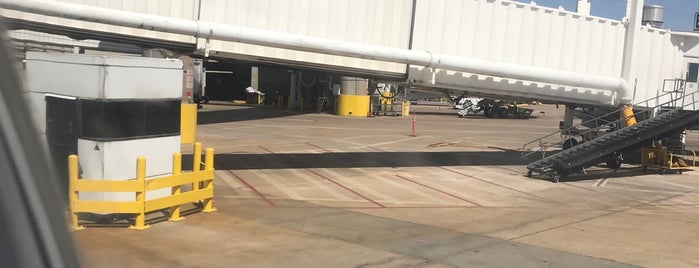 Gate E36 is one of US-Airport-DFW-2.